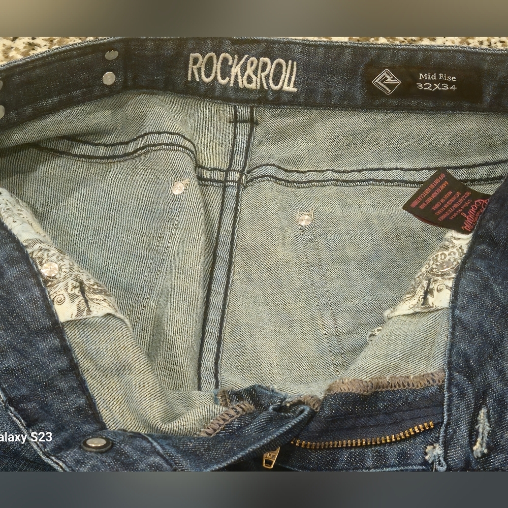 Rock & Roll Cowgirl Women's Jeans 32×34 Midrise Blue Destressed - Picture 8 of 11